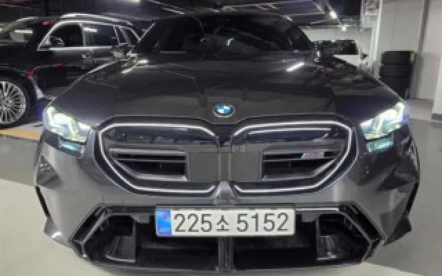 M5 (F90, F10) M5 세단
